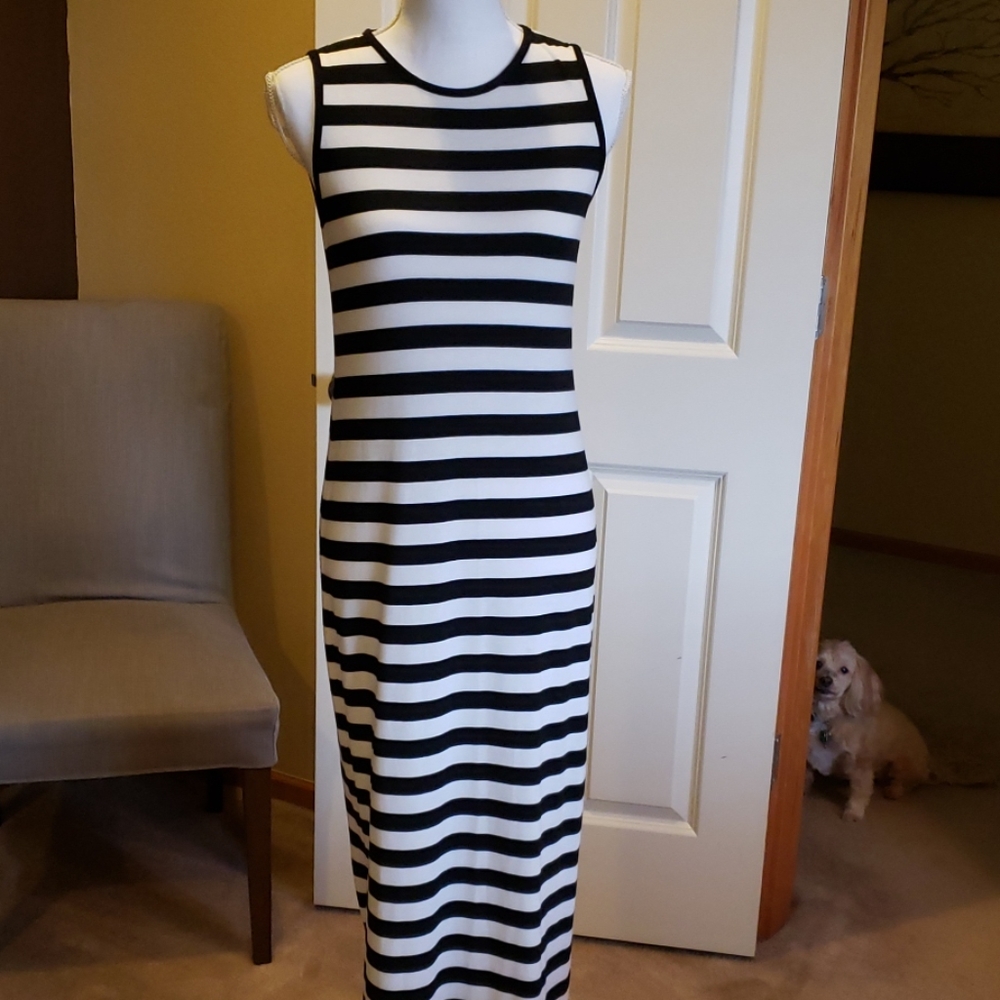 Black & white maxi dress